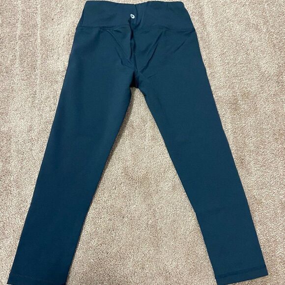 90 Degree By Reflex Eclipse Capri Leggings - Picture 3 of 4